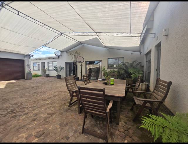 3 BEDROOM HOUSE FOR SALE IN VANDERBIJLPARK SE 6